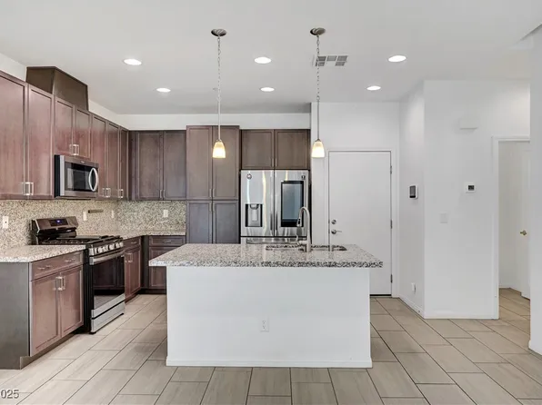 985 Via Lombardi Ave, Henderson, NV 89011