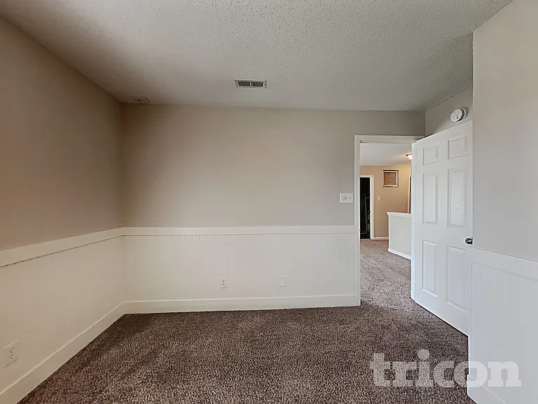 2117 Westmere Dr — Photo 13
