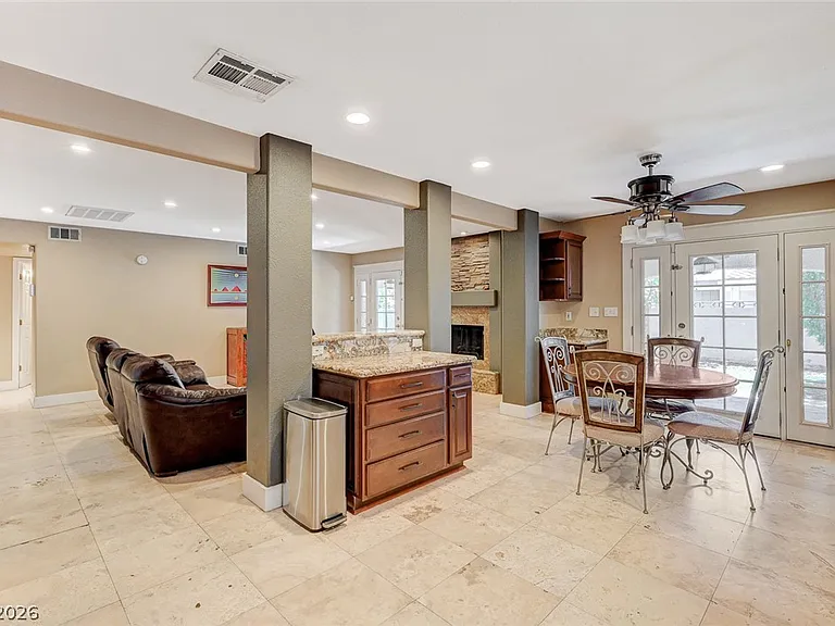 3880 Leisure Ln — Photo 7