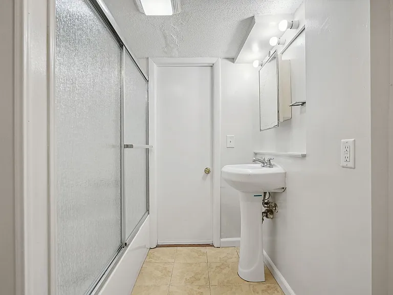 7405 Columbia Avenue — Photo 4