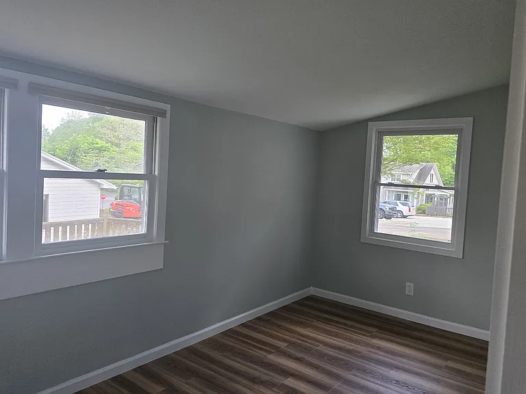 102 Beech St — Photo 9