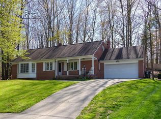 8003 Sierra Oval, Parma, OH 44130