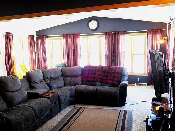 5th image of 420 Lexington Ct