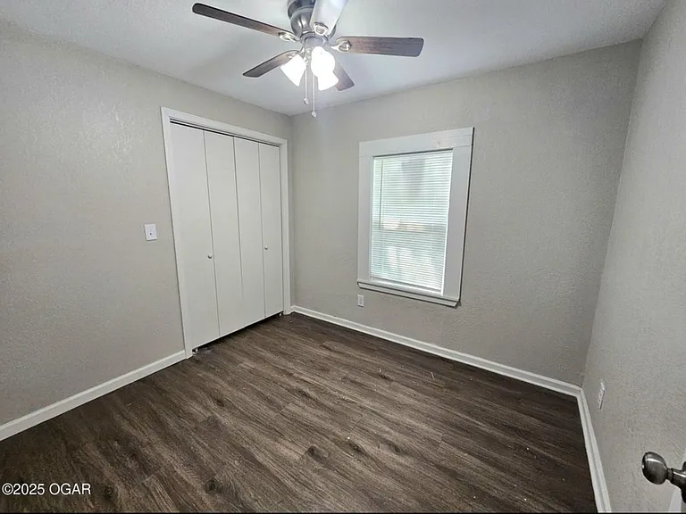 427 E/ne B J Tunnell Blvd — Photo 5