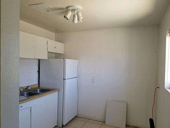 4th image of 3921 N Piedras St #B