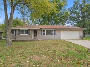 501 S 20th St, Leavenworth, KS 66048
