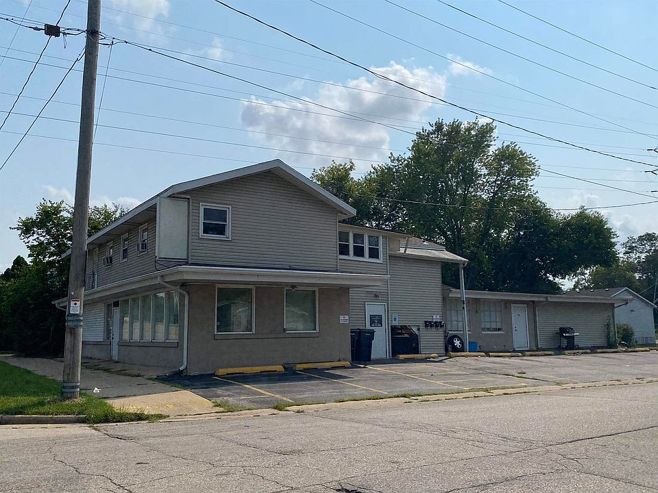 2nd image of 802 Center Ave