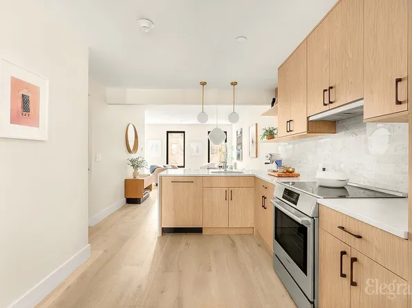 221 East 48th Street image 10 of 24