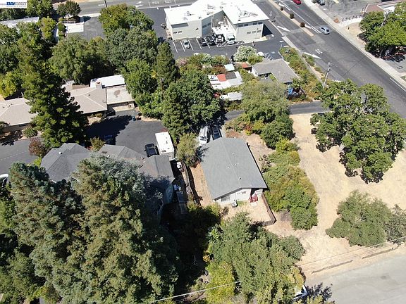 2nd image of 2355 Pleasant Hill Rd