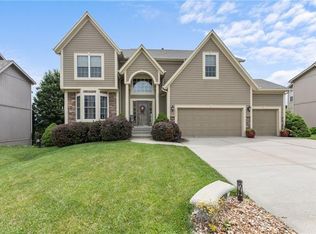 12265 NW Meadowlands Dr, Platte City, MO 64079