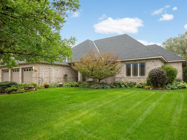 1443 Riverbluff Dr, Hastings, MN 55033