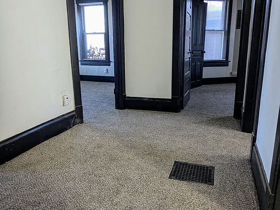 5th image of 916 6th St NW #2