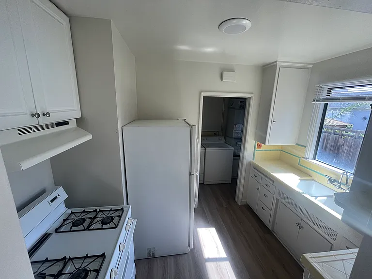 4203 W 133rd St #B — Photo 10