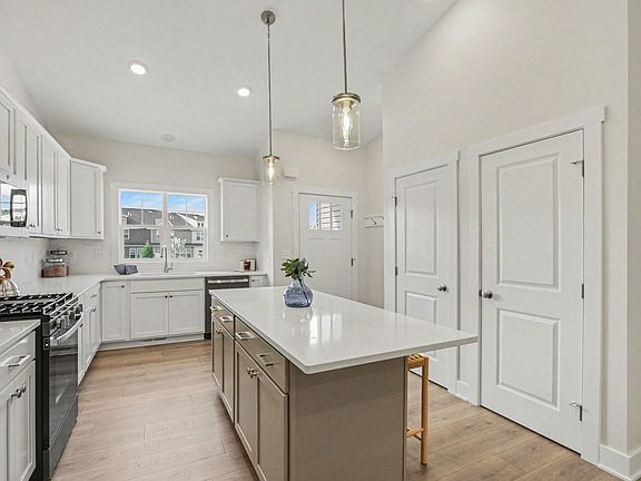 4th image of 2845 W Cobblestone Ct SE #19