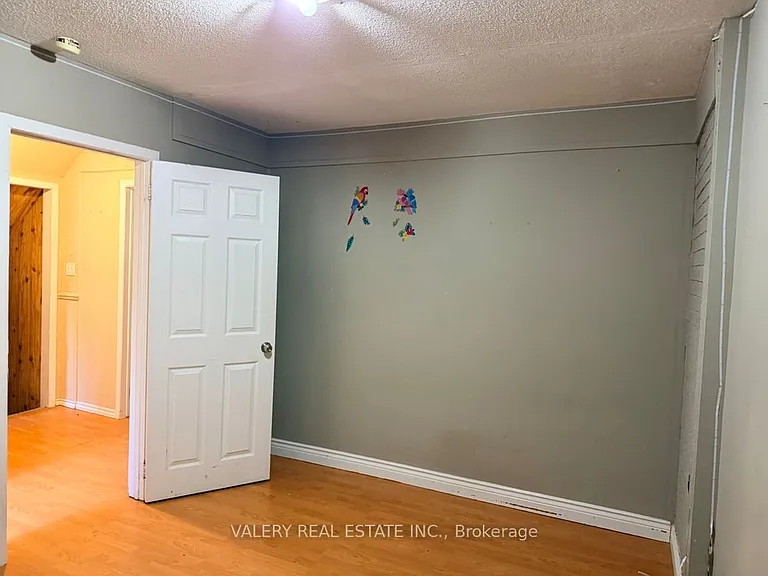 63 Paperbirch Cres #B — Photo 8