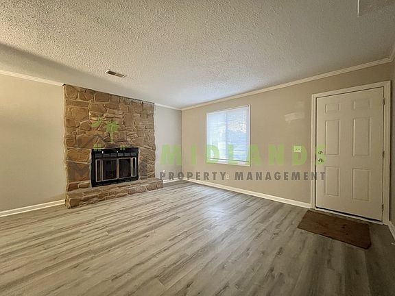 4th image of 204 S Cromwell St APT C