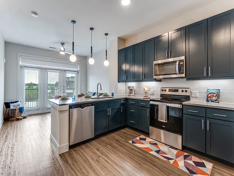 Lenox Lake Highlands — Photo 11