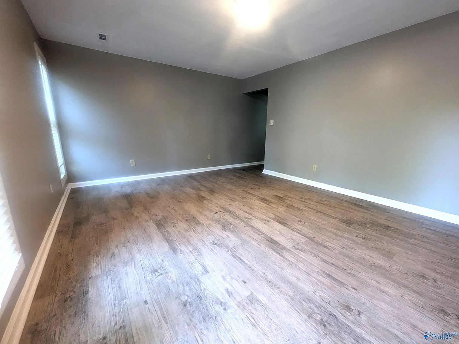 2 bed, 2.5 bath, 1100 sqft, $1,095 — Photo 3