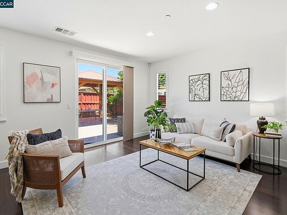 4th image of 306 Crimson Cir