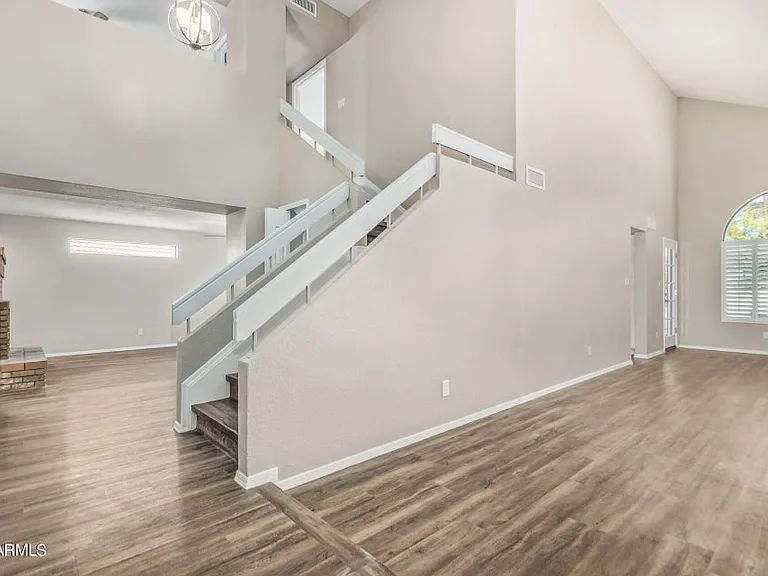 6920 W Morrow Dr — Photo 32
