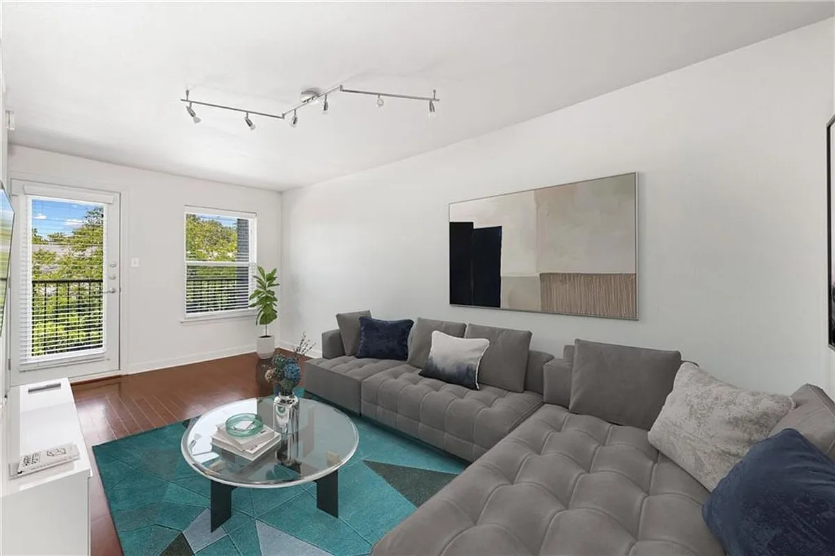 Building Photo - 2020 S Congress Ave #1216