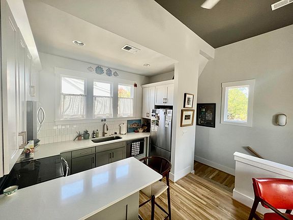 5th image of 1503 Clayton Ave