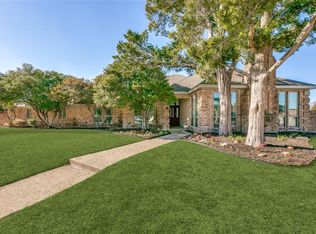 10409 Sunshine Cir, Dallas, TX 75238