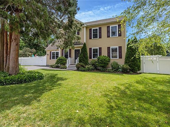 3rd image of 80 Preston Dr