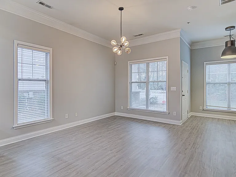1553 Pecan Ave — Photo 7