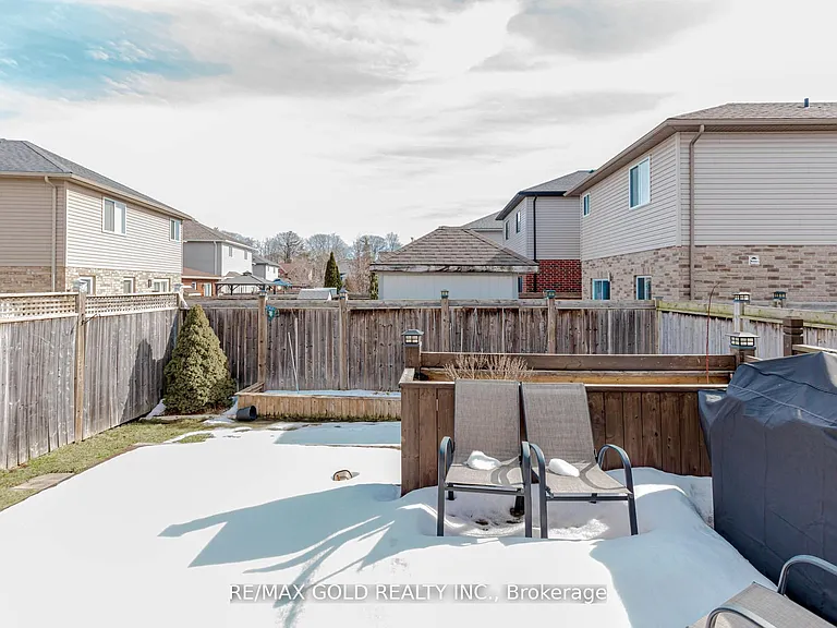 240 Birkinshaw Rd — Photo 50