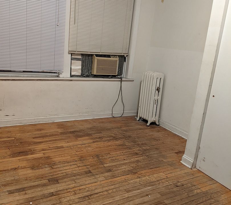 2nd image of 1054 W Granville Ave #37