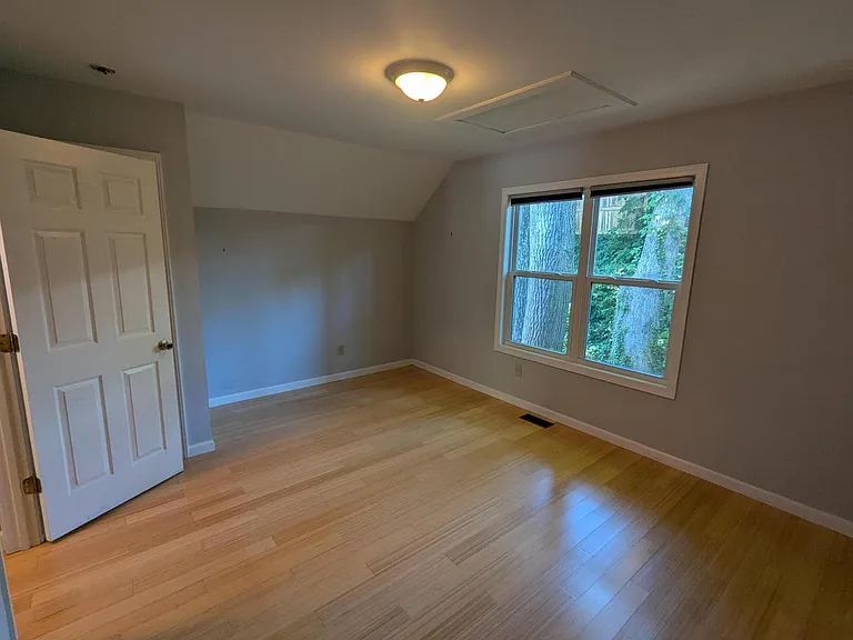 92 Haywood Rd — Photo 15