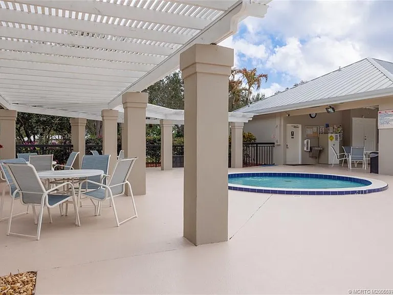 2198 SW Mayflower Dr — Photo 47