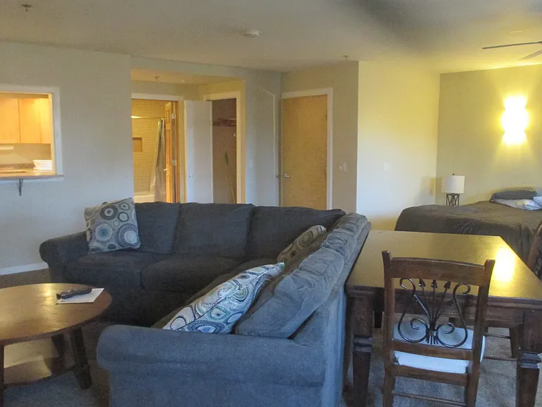 215 Benmont Ave — Photo 10