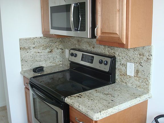 3rd image of 820 Lavers Cir APT G401