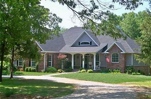 1st image of 832 Hilltop Dr