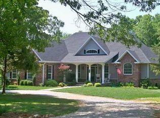 832 Hilltop Dr, Rogers, AR 72756