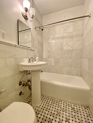 Rented by MOTION New York | media 21