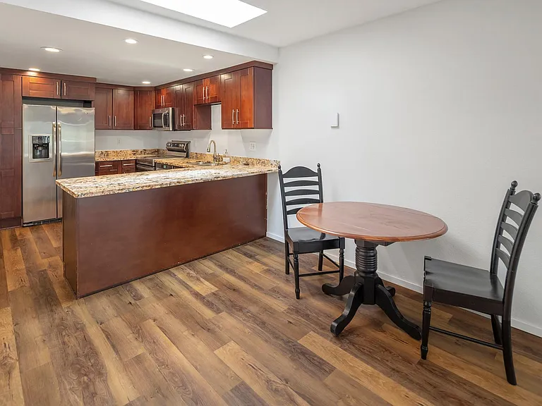 4214 W Lake Sammamish Pkwy NE #301 — Photo 11