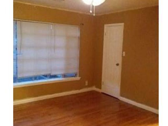 3rd image of 4813 Trail Lake Dr