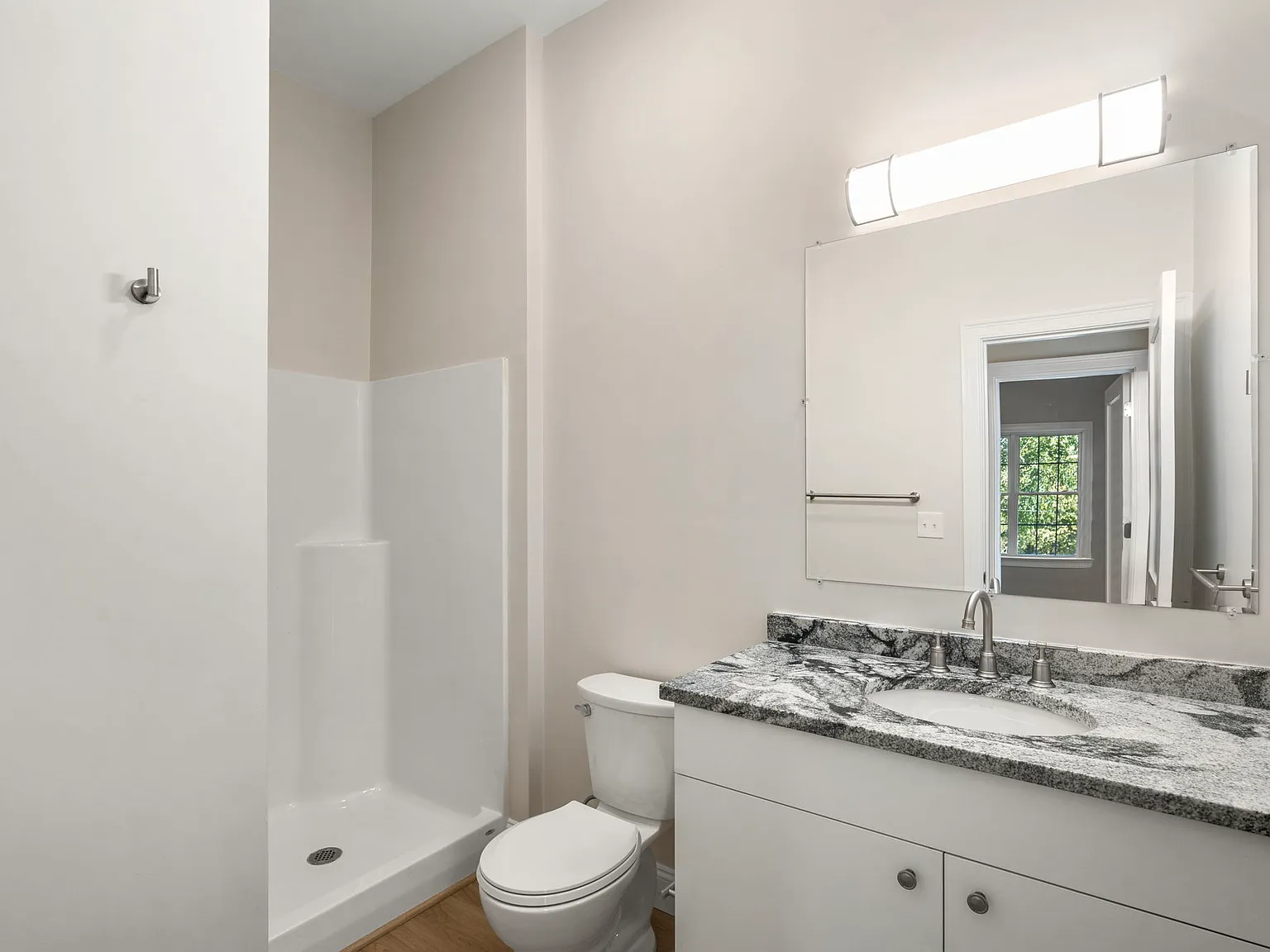 3 bed, 1077 sqft, $3,250 — Photo 3
