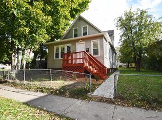 827 Adams St, Waukegan, IL 60085