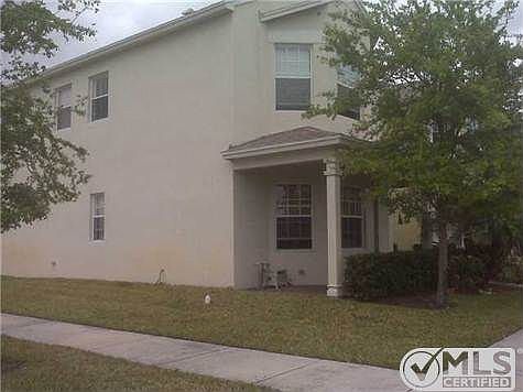 4th image of 2471 SE Ruskin Dr