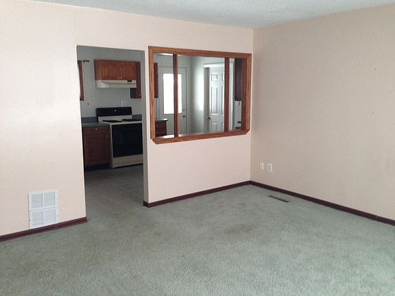 2nd image of 351 Lytle Pl