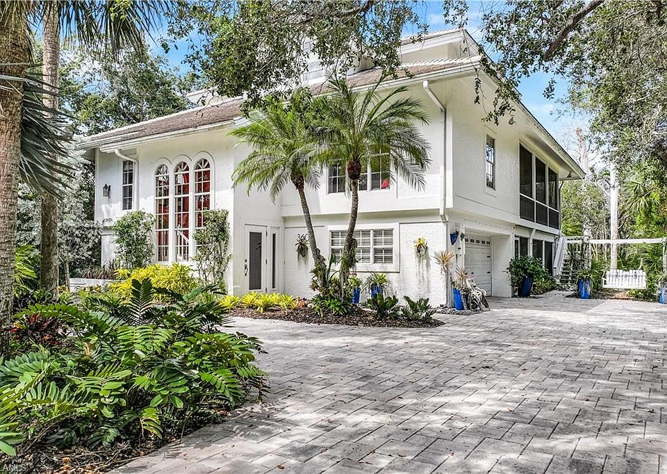 1st image of 360 Gumbo Limbo Ln
