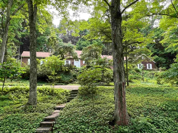 1570 Country Club Rd, Clarksburg, WV 26301