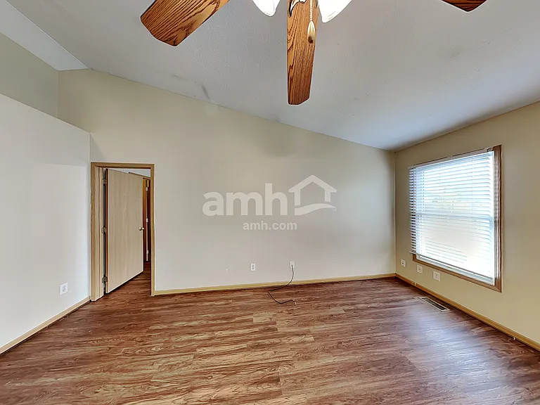 1833 Kathiwade Dr — Photo 6