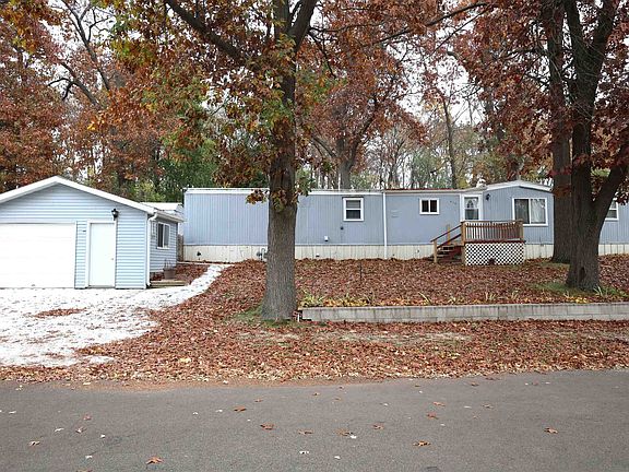 3rd image of 318 Railroad St