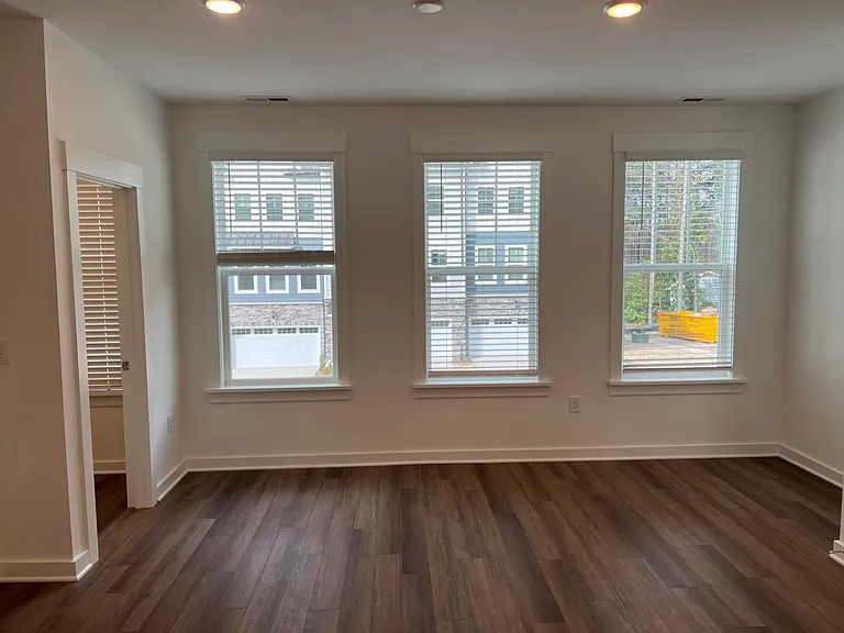1803 Stroup St — Photo 8