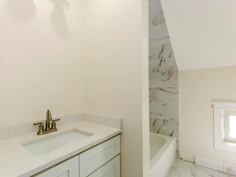 73-75 Maple Ave #1 — Photo 12